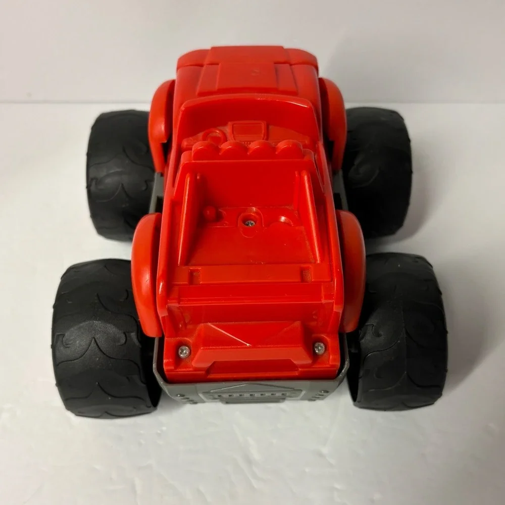 Blaze and the Monster Machines Transforming Fire Truck Blaze Sounds & Lights